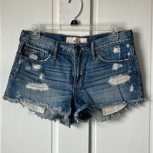 Hollister medium wash denim shorts size 5